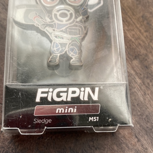 Ubisoft 2019 Rainbow 6 siege FiGPiN mini sledge new sealed M51 fig pin - Picture 2 of 5